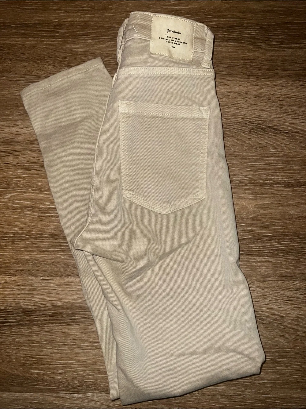 stradivarius High-Rise Beige Skinny Jeans